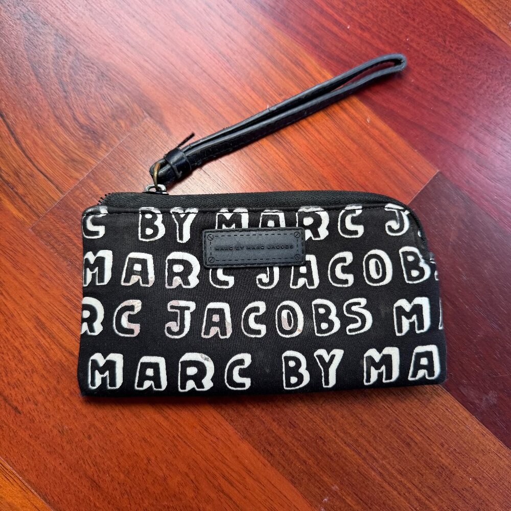 Marc by Marc Jacobs Logo Print Wristlet Pouch Black White Y2K